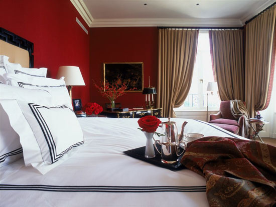 Красная спальня: особенности дизайна