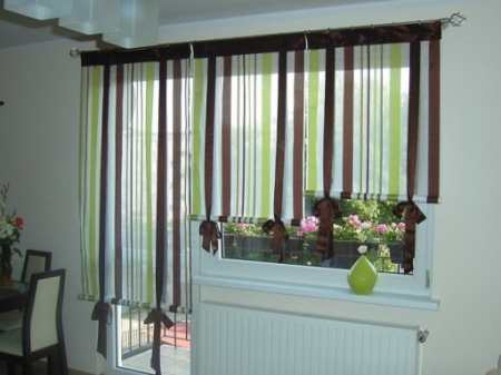 Какие шторы выбрать для кухни с балконом: советы дизайнера